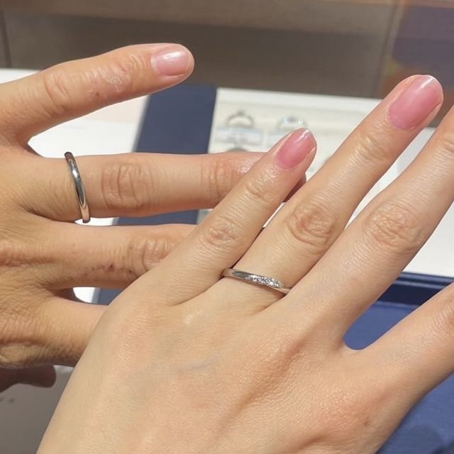 【銀座ダイヤモンドシライシの口コミ】 ダイヤモンドの輝きが美しく、どれも素敵でした。
大小様々なサイズのダイ…