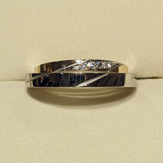 【ケイウノ ブライダル(K.UNO BRIDAL)の口コミ】 デザインは二人で繋がるものがいい、というのが私の希望でした。繋がるも…