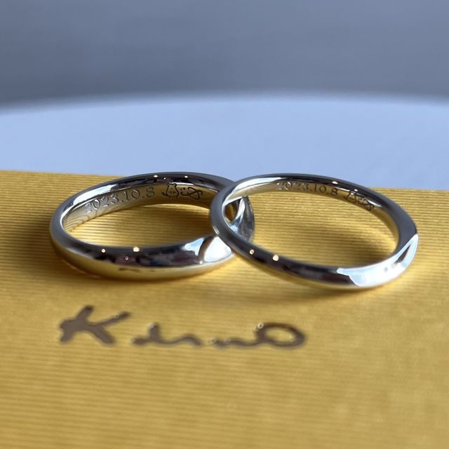 【ケイウノ ブライダル(K.UNO BRIDAL)の口コミ】 シンプルながらも変化のある指輪を求めており、カーブが入っているフォル…