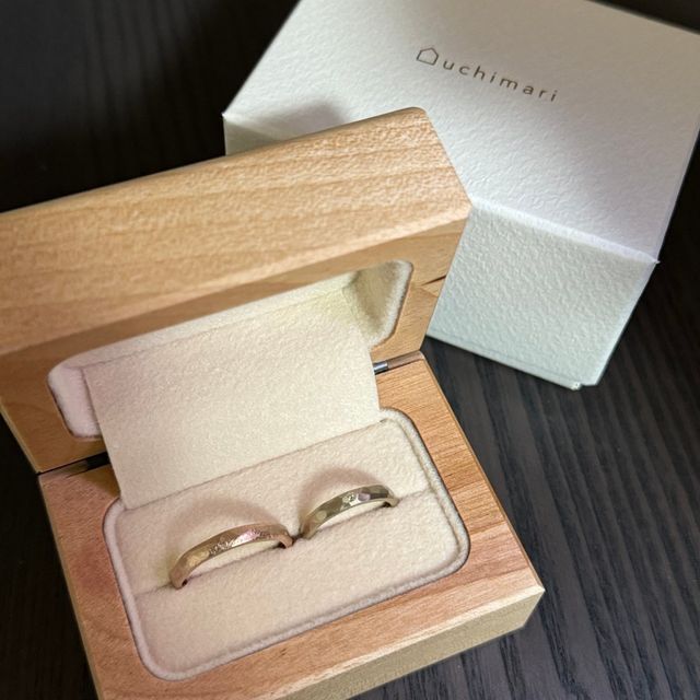 【uchimari(ウチマリ)の口コミ】 指輪の素材、デザイン、刻印など全部2人で相談し作れることやオリジナルの…