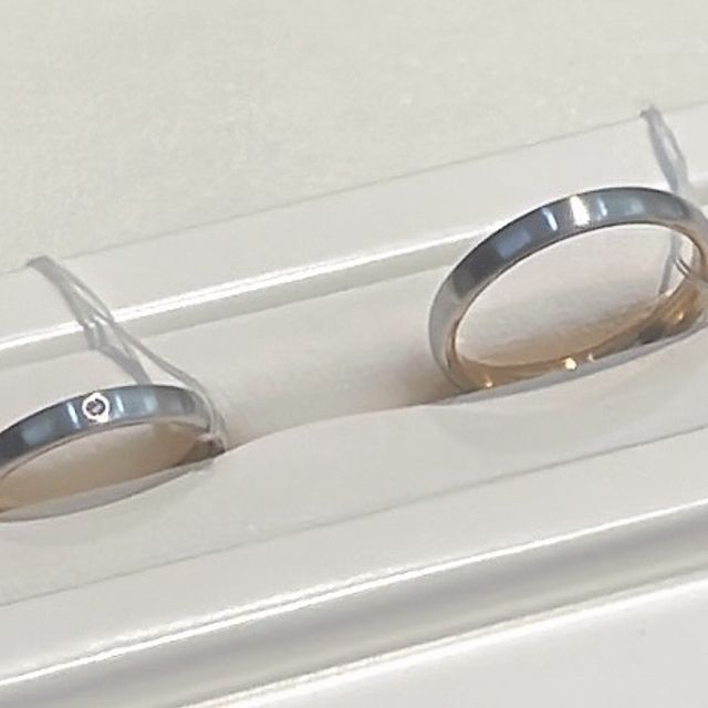 【俄(にわか)の口コミ】 もくめのようなデザインで、とにかくおしゃれ、個性的です。金属でこんな…