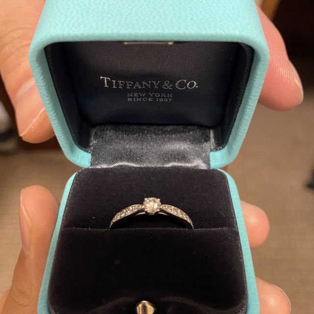 【ティファニー(Tiffany & Co.)の口コミ】 夫に購入してもらいましたが、デザインやブランドは決めたいました。ハー…