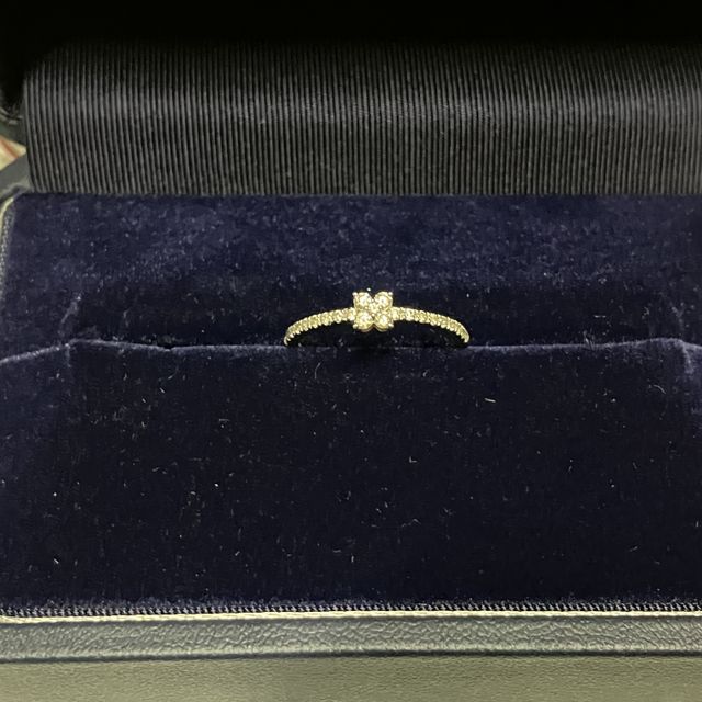 【VERITE(ベリテ)の口コミ】 小さなダイヤが散りばめられていてキュートな感じが可愛かった。ワンスト…