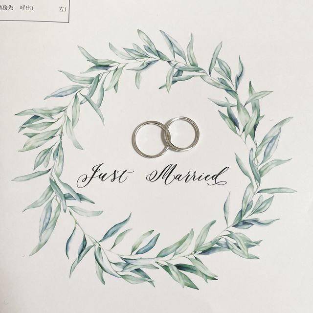 【4℃ BRIDAL(ヨンドシーブライダル)の口コミ】 ずっとつけるものなので、シンプルなデザインを重視しました。予算もあっ…