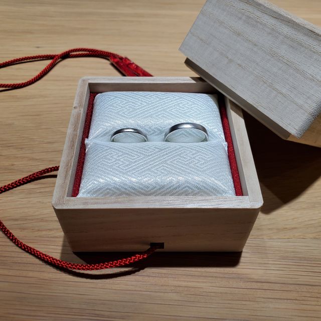 【TOMOE(トモエ)の口コミ】 ネットで探していた所、桜のデザインに惹かれてこの指輪を知りました。実…