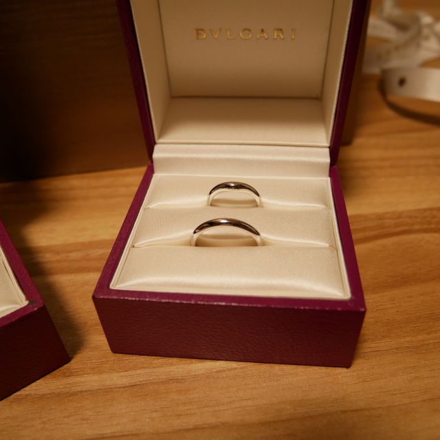 【ブルガリ(BVLGARI)の口コミ】 仕事柄宝石のついたデザインにはできなかったが、全体的にカーブが強い印…