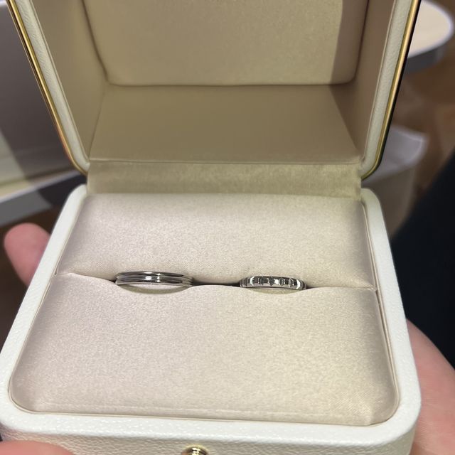 【ブシュロン(BOUCHERON)の口コミ】 ダイヤが付いていないのにキラキラしてるのが決め手です。動くたび輝きま…