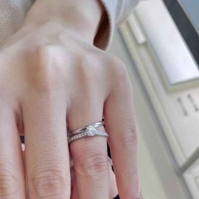 【ヴァン クリーフ＆アーペル(Van Cleef & Arpels)の口コミ】 個性的なブランドですが、比較的オーソドックスなものから選びました。ど…