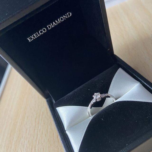 【エクセルコダイヤモンド(EXELCO DIAMOND)の口コミ】 決め手はなんと言ってもデザイン。接客当初指輪探しに緊張し、そこまでこ…