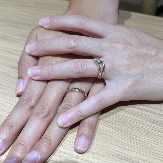 【COCKTAIL(カクテル)の口コミ】 他指輪にないキラキラ感がとても可愛らしく気に入りました。リングの色が…
