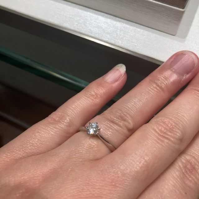 【アイプリモ(I-PRIMO)の口コミ】 プラチナ、ダイヤモンドの指輪を試着させていただきました！王道ですがや…