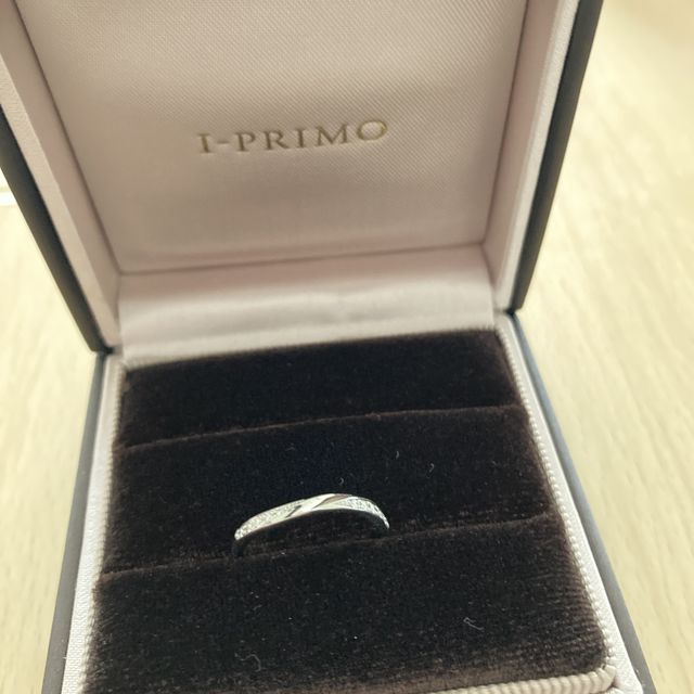【アイプリモ(I-PRIMO)の口コミ】 少しウェーブのデザインで、自分の手にマッチしたことと、ダイヤが多くつ…