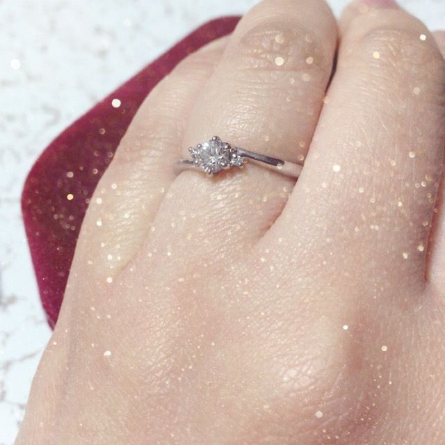 【ジュエリーツツミ(JEWELRY TSUTSUMI)の口コミ】 まだ若いので大ぶりのダイヤは嫌だったので質を重視して決めた。ダイヤの…