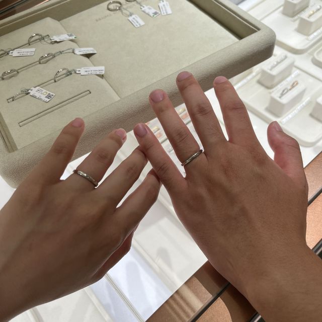 【和光ブライダルブティックギンザの口コミ】 着け心地、指輪のシンプルさに惹かれました。
シンプルなデザインはどこの…