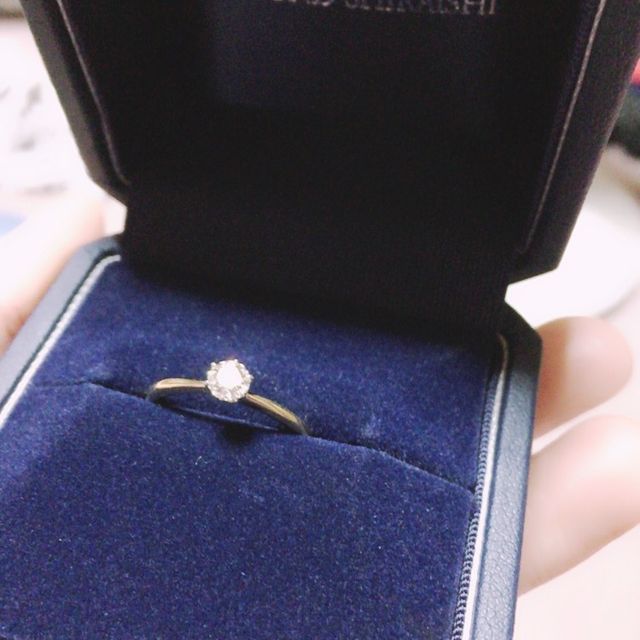 【銀座ダイヤモンドシライシの口コミ】 ゴールドでシンプルなものを探していました。
指輪の部分も細く、主張しす…