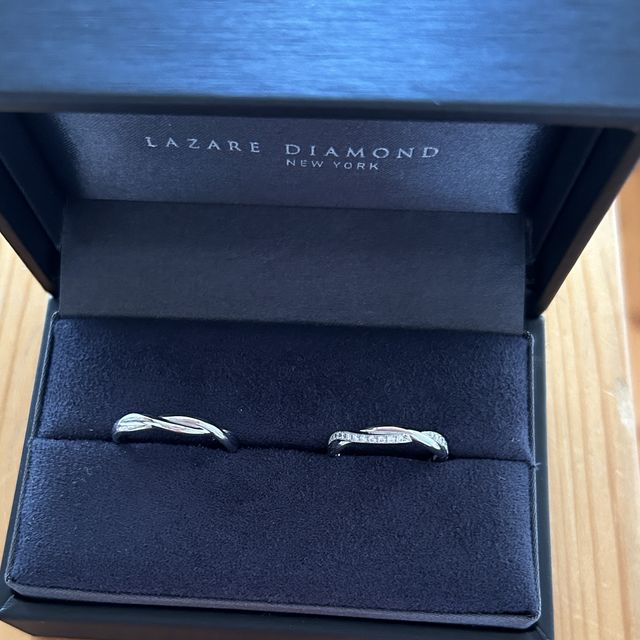 【ラザール ダイヤモンド(LAZARE DIAMOND)の口コミ】 「永遠に続く愛」を表現しているというデザインがとても気に入って購入し…