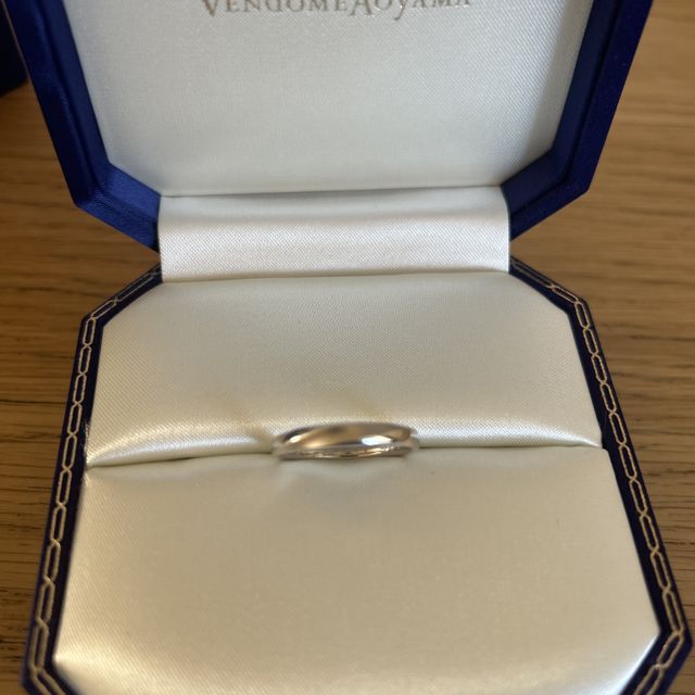 【ヴァンドーム青山(VENDOME AOYAMA)の口コミ】 デザインがものすごく、軽くて着け心地が良かった。
また女性用のダイヤの…