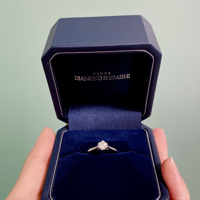 【銀座ダイヤモンドシライシの口コミ】 いずれは結婚指輪とセットでつけたいと思っていたので、シンプルで細めの…