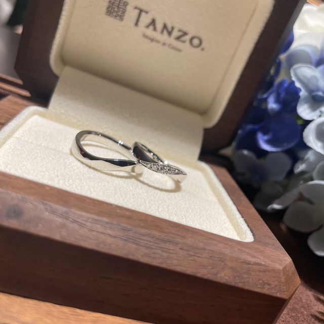 【TANZO.(鍛造指輪)の口コミ】 知人の紹介でお店を訪問しました。
職人鍛造という製法に魅力を感じ、さら…