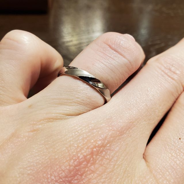 【TANZO.(鍛造指輪)の口コミ】 鍛造方式で作られた頑丈さと、デザインの柔軟さ、価格とのバランスで決め…