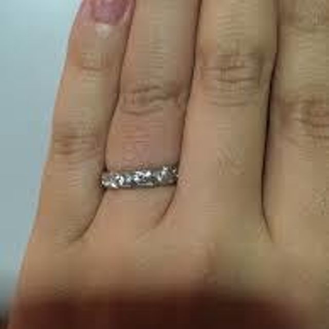 【ショーメ(CHAUMET)の口コミ】 婚約指輪ってこんなに高いものなのだと驚きましたが自分で買うようなリン…