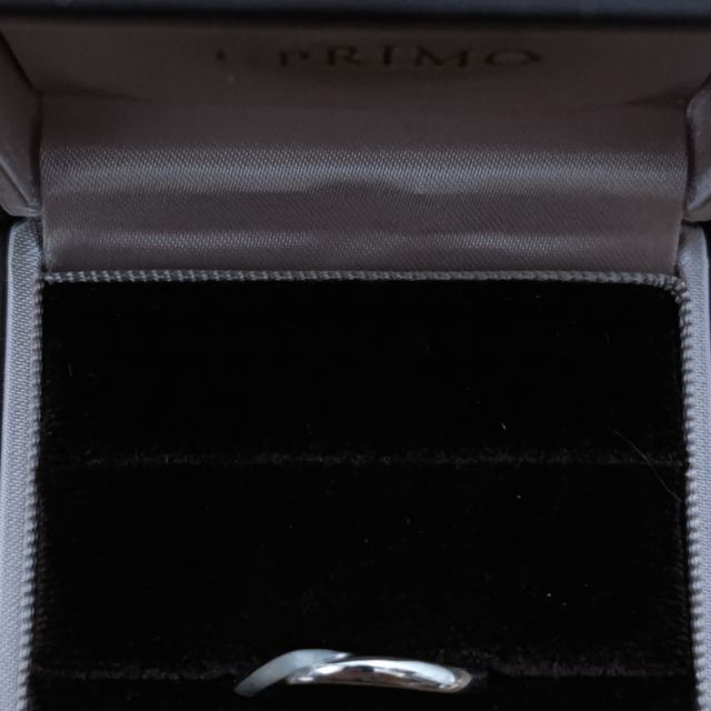 【アイプリモ(I-PRIMO)の口コミ】 シンプルで飽きのこないデザインが気に入りました。出っ張りもないので引…