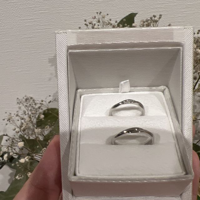 【ENUOVE(イノーヴェ)の口コミ】 ビジュピコに行き、色んなブランドの指輪を選ぶ中で自分がシンプルかつ今…