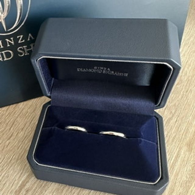 【銀座ダイヤモンドシライシの口コミ】 シンプルなデザインだけど上品で美しい輝きがあり、どの指輪と重ね付けし…