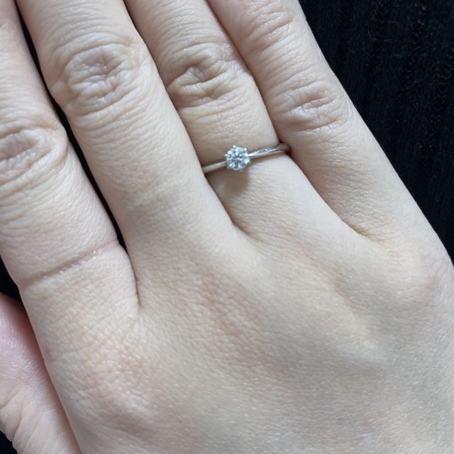 【銀座ダイヤモンドシライシの口コミ】 デザインと価格が決め手でした。元々、価格から入りましたがデザインはシ…