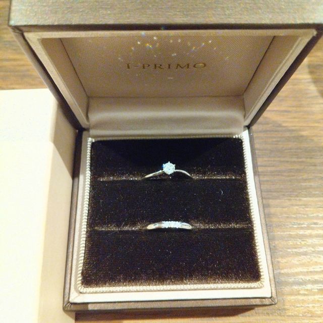 【アイプリモ(I-PRIMO)の口コミ】 婚約指輪はサイドがハートのカットになっていてとても可愛らしかったため…