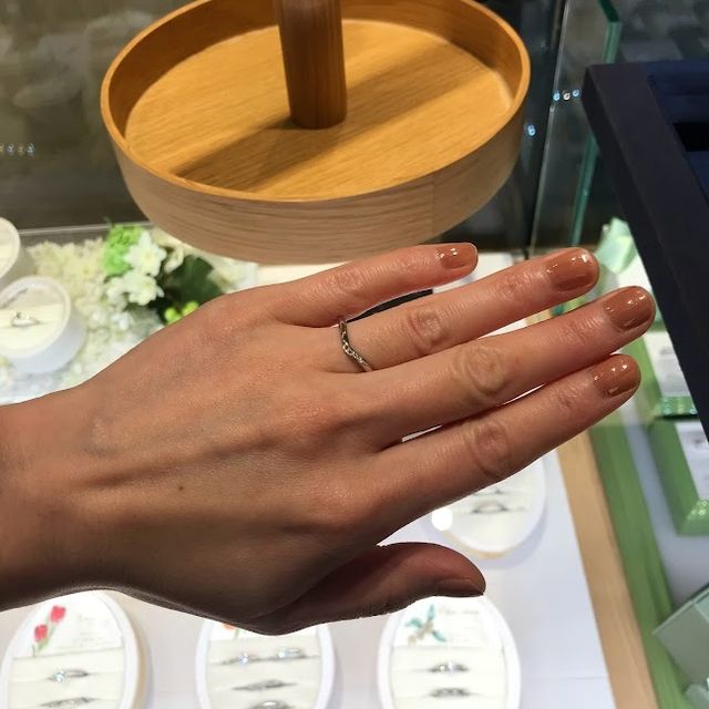 【BIJOUPIKO(ビジュピコ)の口コミ】 VIVAGEというブランドのVIVAGE （ レヴリー）という結婚指輪を試着しまし…