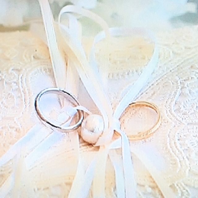 【銀座ダイヤモンドシライシの口コミ】 お互いシンプルなものをさがしていました。
旦那はシルバーで、私は色違い…