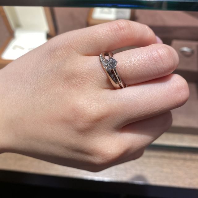 【ティファニー(Tiffany & Co.)の口コミ】 ラウンド ブリリアント カット ダイヤモンドを6本のプロングにセッティン…