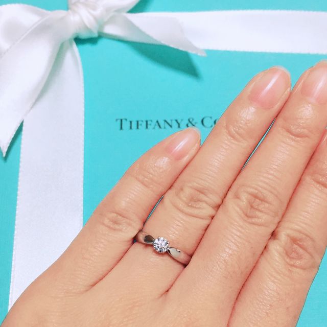 【ティファニー(Tiffany & Co.)の口コミ】 婚約指輪も日常的に身につけたかったので、最初はエタニティを候補にして…