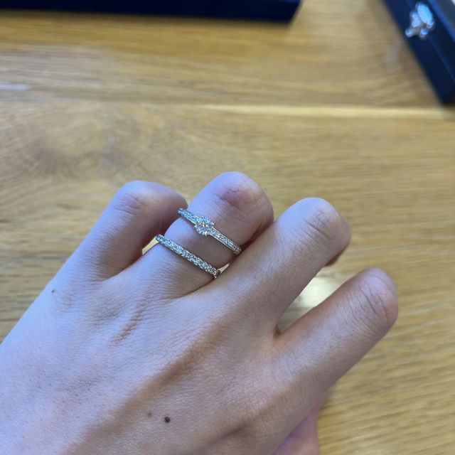 【BIJOUPIKO(ビジュピコ)の口コミ】 とにかくキラキラしたデザインのものに憧れており、試着させていただいだ…