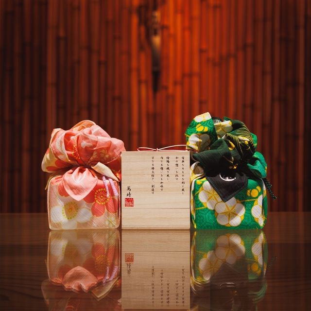 【萬時(Manji)の口コミ】 彼から頂いた婚約指輪が和風だったので、結婚指輪は似たように和風で他と…