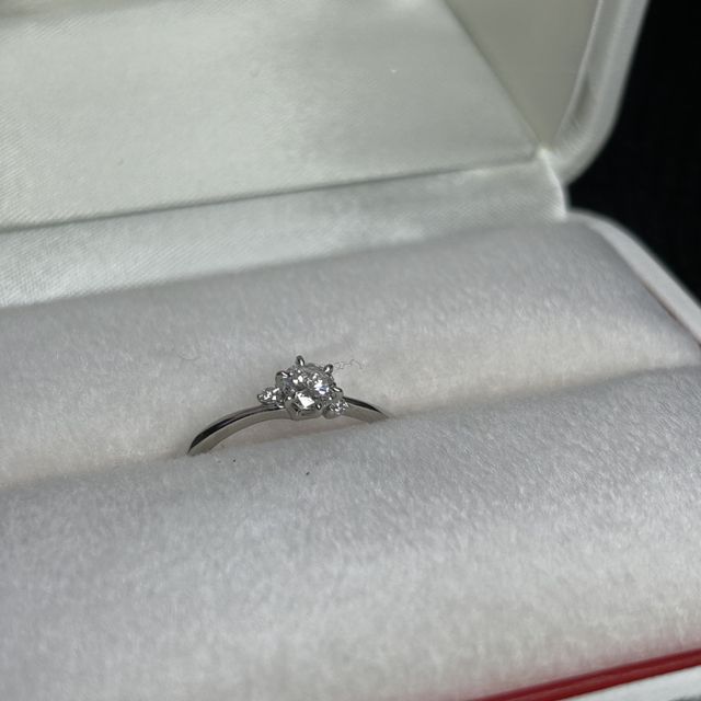 【目黒宝石店の口コミ】 結婚指輪をプラチナにする予定だったので同じくプラチナは必須でした。真…