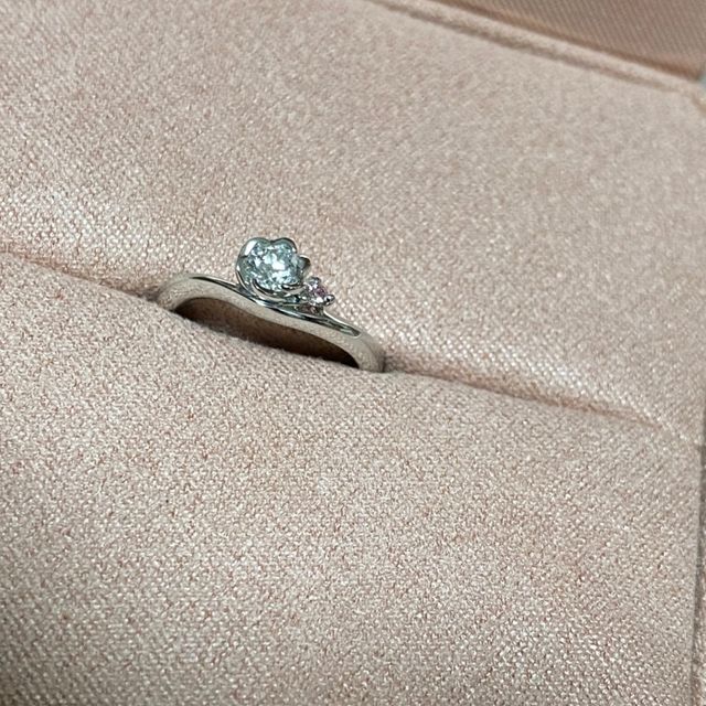 【TRECENTI(トレセンテ)の口コミ】 つけ心地とデザインのかわいさが1番の決め手です。
ダイヤモンド部分がお…