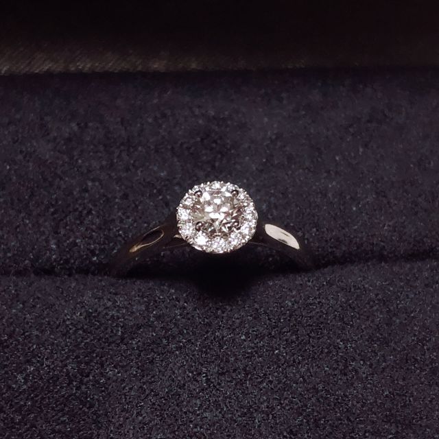 【ラザール ダイヤモンド(LAZARE DIAMOND)の口コミ】 デザイン、ダイヤの美しさ、価格、アドバイザーさんのご対応が総合的によ…