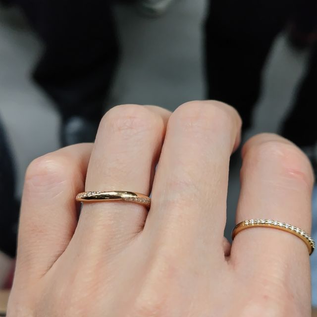 【4℃ BRIDAL(ヨンドシーブライダル)の口コミ】 男性用の指輪のデザインが可愛くて即決。指輪の一部にマット加工を施して…