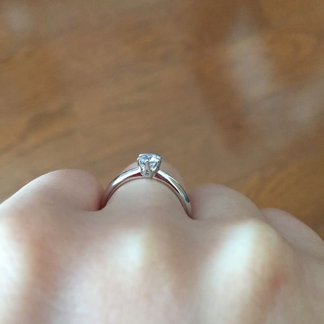 【銀座ダイヤモンドシライシの口コミ】 ダイヤモンドの品質の良さと、お手頃な価格が決め手でした。2人で、リング…