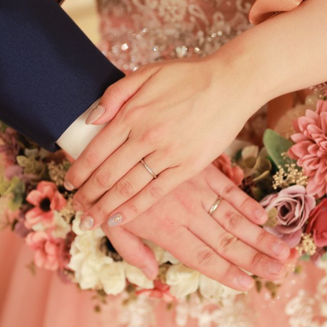 【ティファニー(Tiffany & Co.)の口コミ】 シンプルなプラチナの、結婚指輪といえばこれだというような指輪を探して…