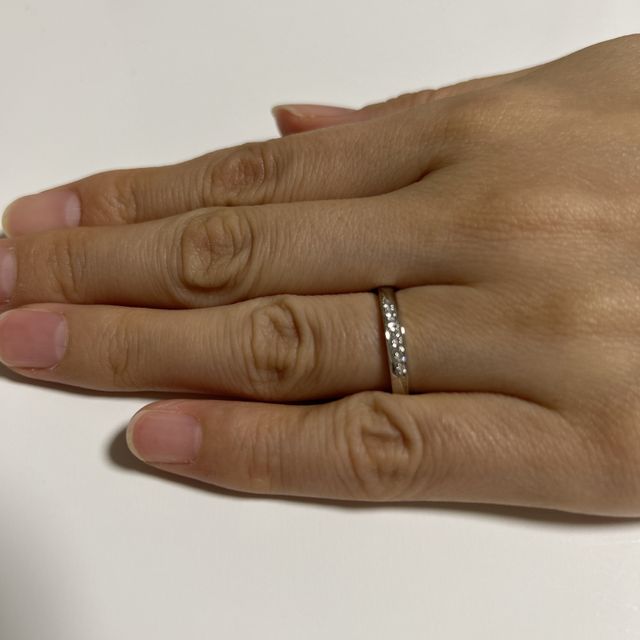 【4℃ BRIDAL(ヨンドシーブライダル)の口コミ】 当初、石は３つくらいにしようと思っていましたが、一生涯身に付けるもの…