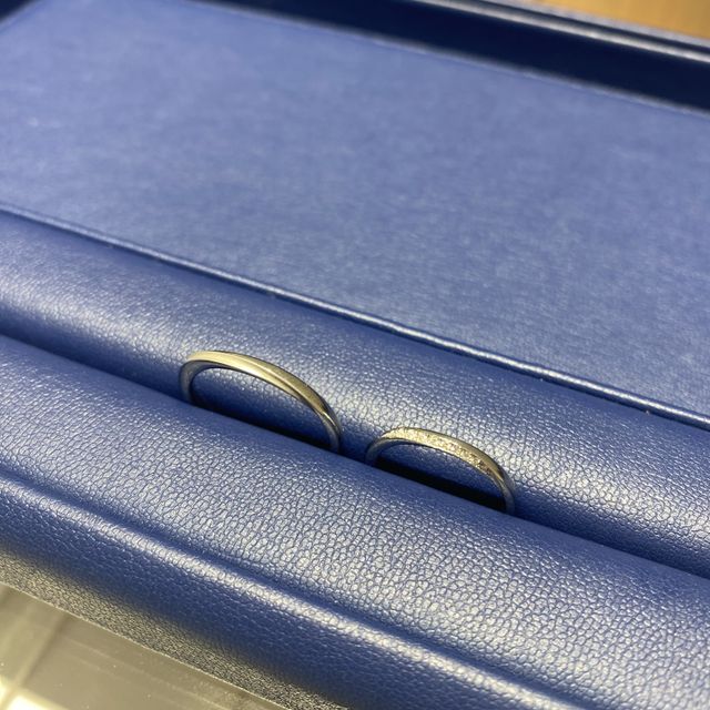 【銀座ダイヤモンドシライシの口コミ】 女性用は華奢な細さでキラキラしており、男性用にはマット加工がしてある…