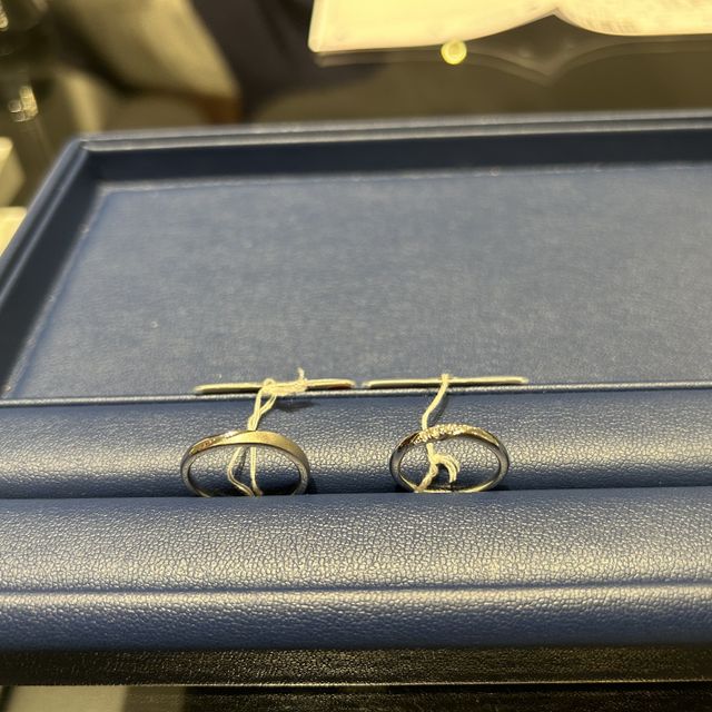 【銀座ダイヤモンドシライシの口コミ】 普段使いができ、デザイン性のあるものだったのが1番魅力的でした。また、…