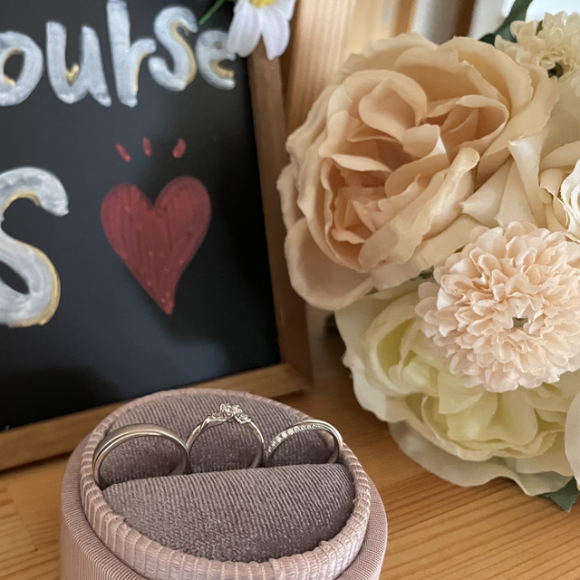 【LOVE NOTESの口コミ】 購入前から、細身でシンプルなのもがいいな〜と思ってました。シンプルだ…