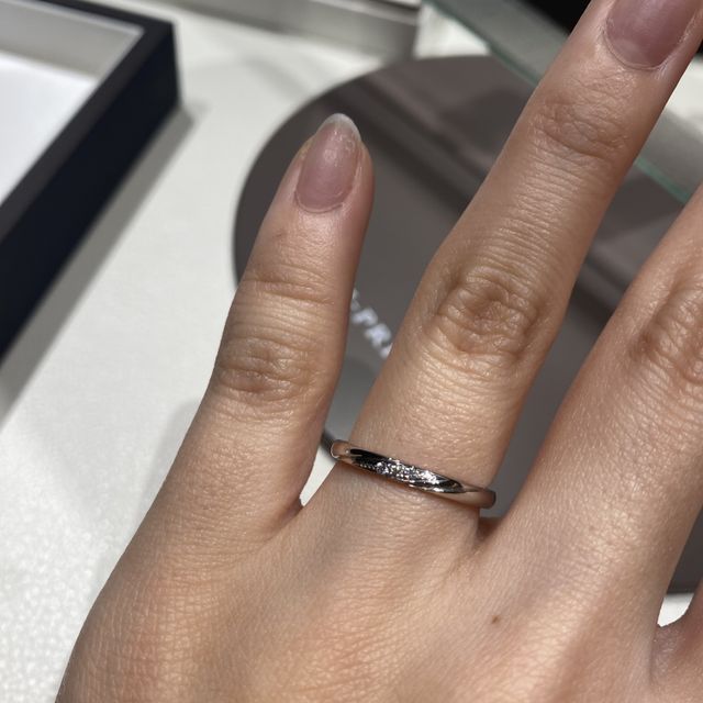 【アイプリモ(I-PRIMO)の口コミ】 丸みを帯びた形のため、付け心地がよく日常的に着用する結婚指輪として最…
