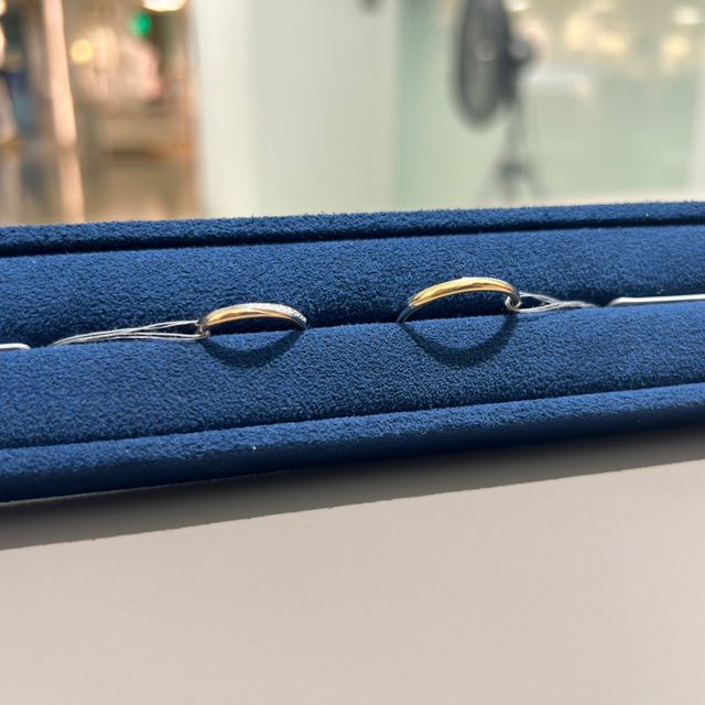 【4℃ BRIDAL(ヨンドシーブライダル)の口コミ】 デザインと値段です。決め手はあまり派手すぎないがインパクトのある見た…