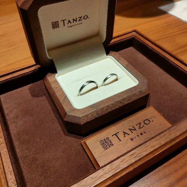【TANZO.(鍛造指輪)の口コミ】 ネットで指輪を探していたところ、デザインに惹かれて
来店予約しました。…