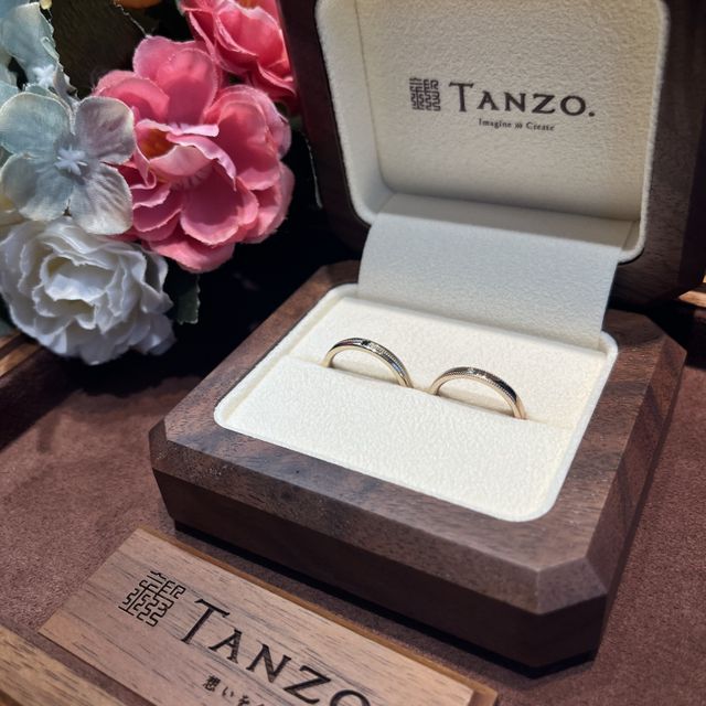 【TANZO.(鍛造指輪)の口コミ】 婚約指輪は私の好みで全てデザインできたところが嬉しかったです。下半分…
